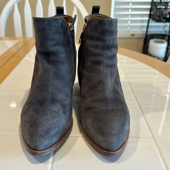 Alberto Fermani Italian Suede Zip Up Heeled Booties Size 38/7 USA - Picture 3 of 12